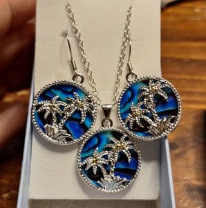 Coastal jewelry set palm tree round pendant necklace with earrings